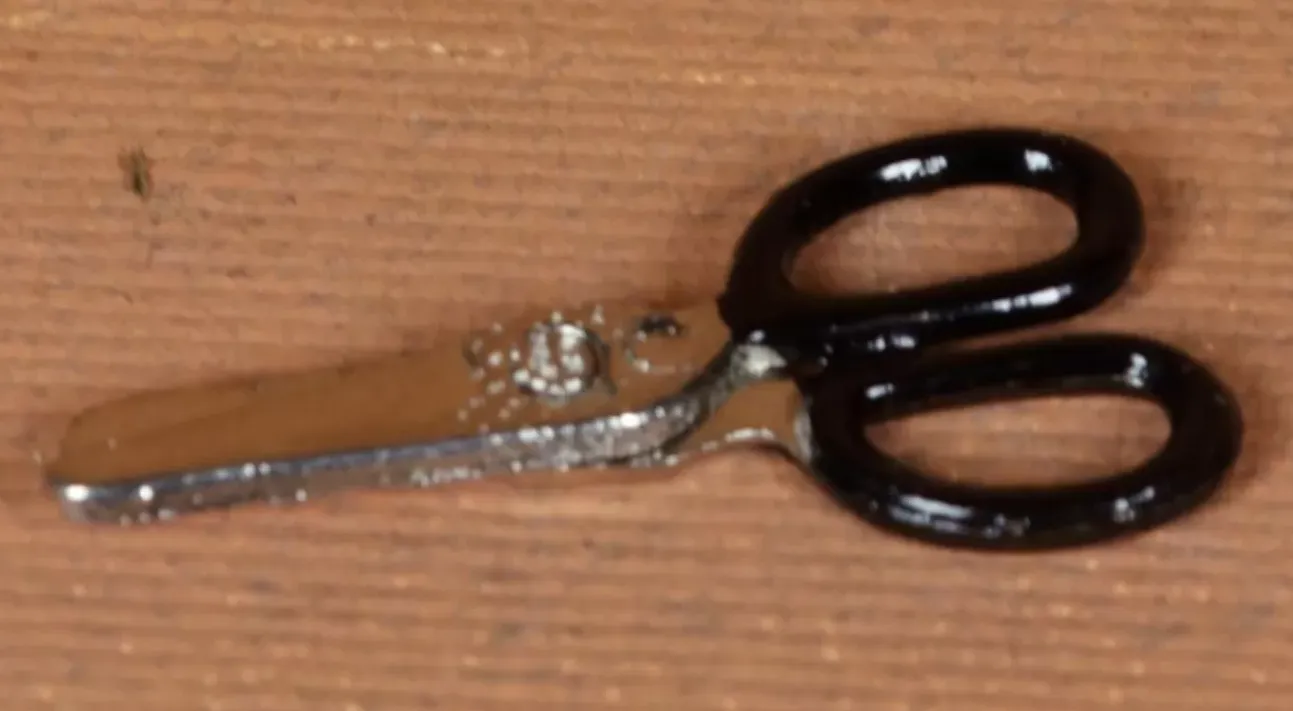 Forbice In Metallo Finta 3Cm